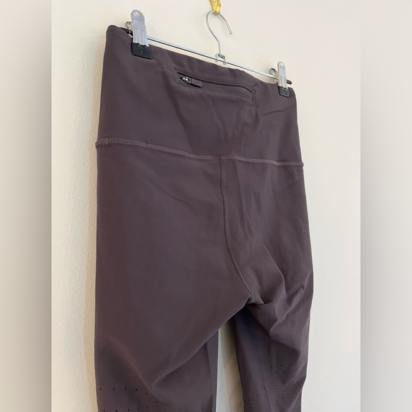 Lululemon Compression 28” High Rise Leggings, Size 4 - Picture 2 of 7